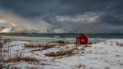 Rambergstranda-red hut