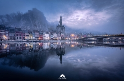Lever du jour sur la ville de dinant
