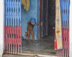 Douche matinale à Khajurâho..