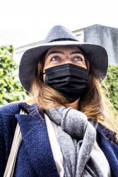 Des yeux couleur chapeau
