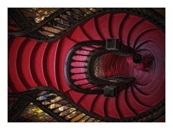 L'escalier rouge