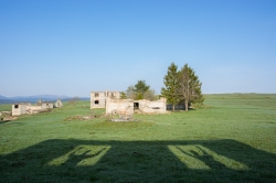 Les fantômes du hameau abandonné