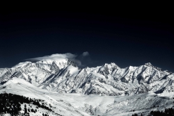 4 807m