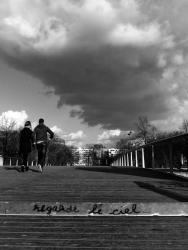 Regarde le ciel