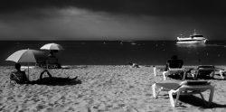 Sur la plage abandonnés