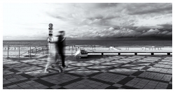 Passage sur la digue.