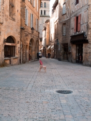 De la solitude de la chaise..........