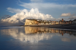 La falaise entre les nuages