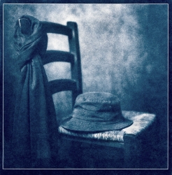 Le chapeau et l'écharpe, Cyanotype