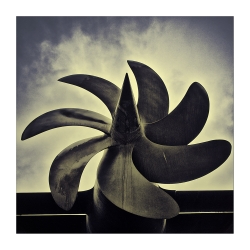 Metallic flower