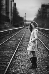 Une fille, des rails