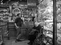 Ne sois pas pressé de me mettre dans ta vitrine, le barbu
