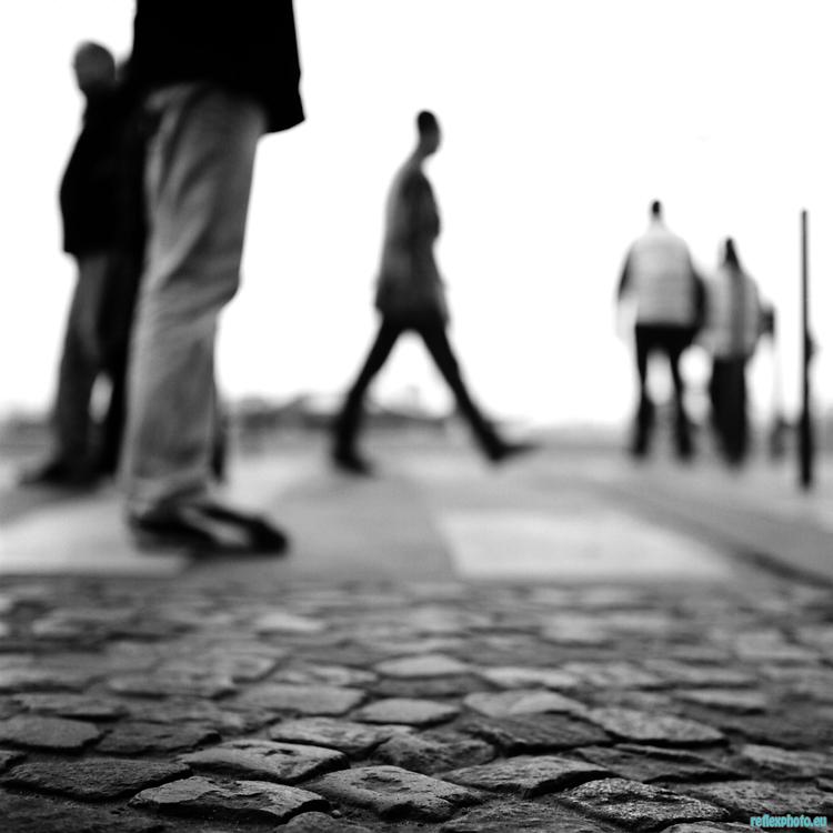 Des ombres, des pas, des visages...