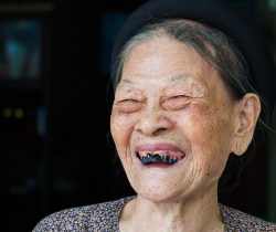 Mesdames, surtout!  ne vous trompez pas de dentifrice...