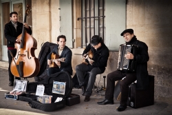 Orchestre à cordes et à boutons !