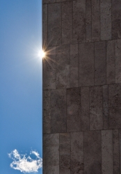 Le soleil joue à cache cache