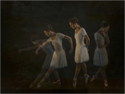 La retenue d'une danseuse