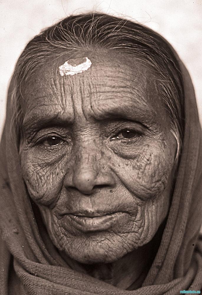 FEMME DU NEPAL