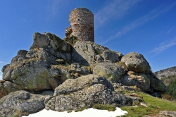 Sur le chemin de st jacques de compostelle Tour de Rochegude