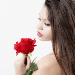 Jeune fille à la rose