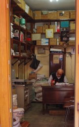 Vieux Monsieur à son bureau - Istanbul