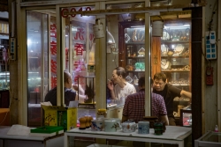 Les compères