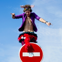 Stop ! Let's dance