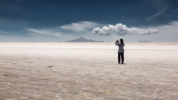 Regard sur le salar d'Uyuni