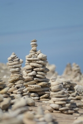 Equilibres précaires