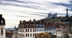 A Lyon...